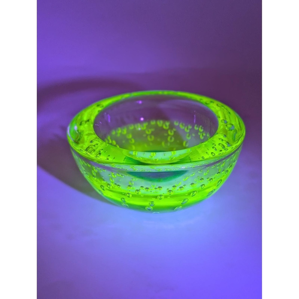 Vintage‎ Uranium Glass Ashtray Bullicante Controlled Bubble Green Glow Dish - Picture 10 of 10